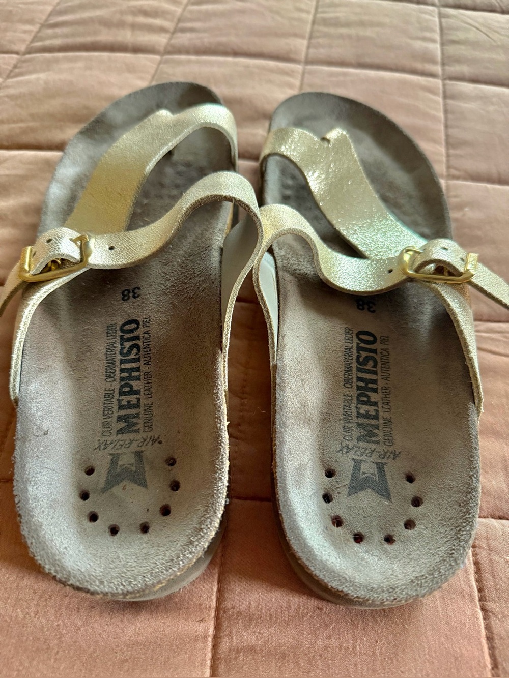 Mephisto Womens Gold Metallic Helen Sandals, like new, size38